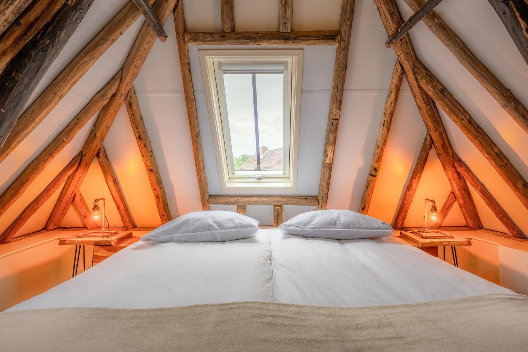 Unieke Bed En Breakfast Met Historisch Verhaal In Ferwert Ferwerd Esterno foto