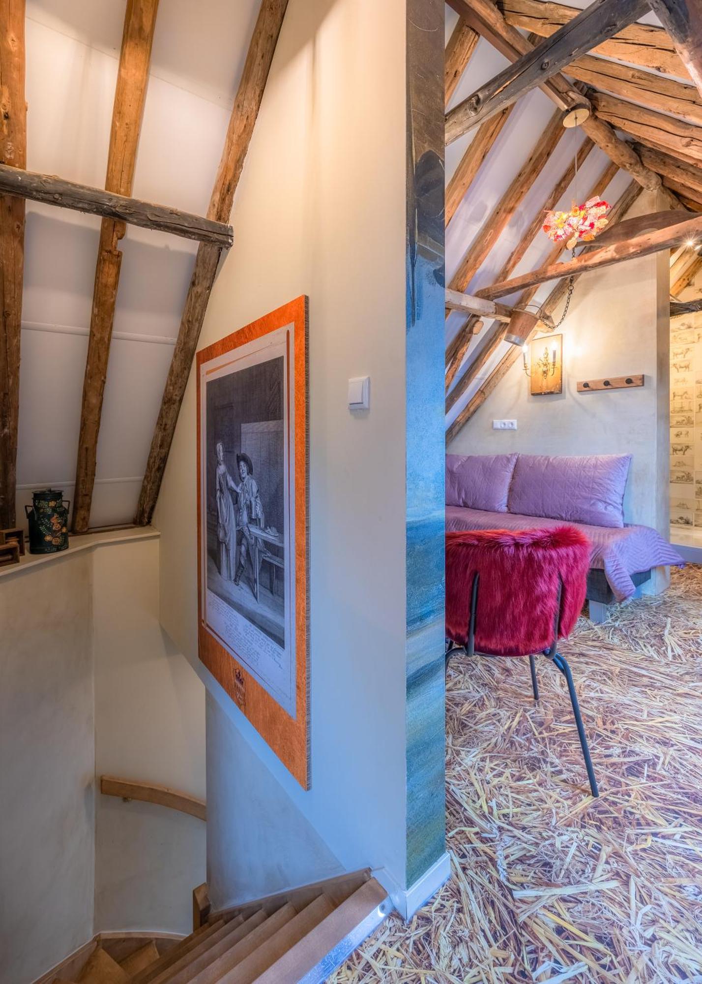 Unieke Bed En Breakfast Met Historisch Verhaal In Ferwert Ferwerd Esterno foto